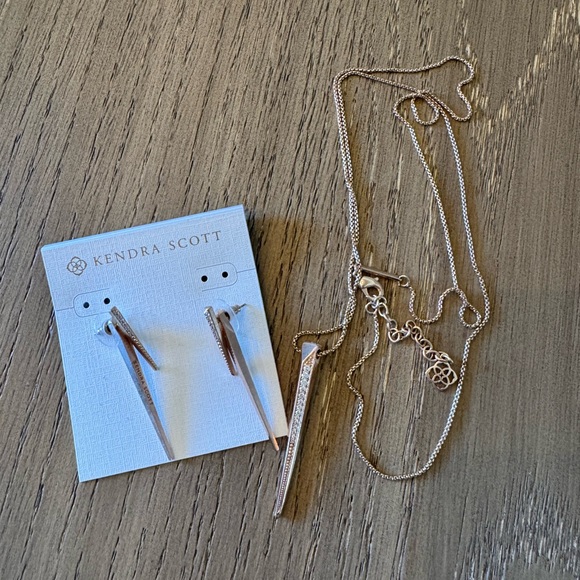 Kendra Scott Rose gold Necklace and Earrings Set - Picture 1 of 3